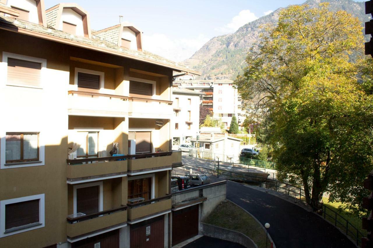 Appartamento In Centro A Chiesa Valmalenco Киеза ин Валмаленко Екстериор снимка